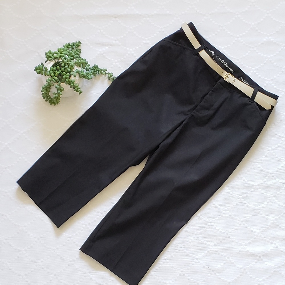 Croft and Barrow Natural Fit Black Capris Size 6
